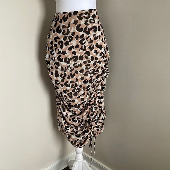 Calvin Klein Dresses & Skirts - Calvin Klein Leopard Print Midi Skirt